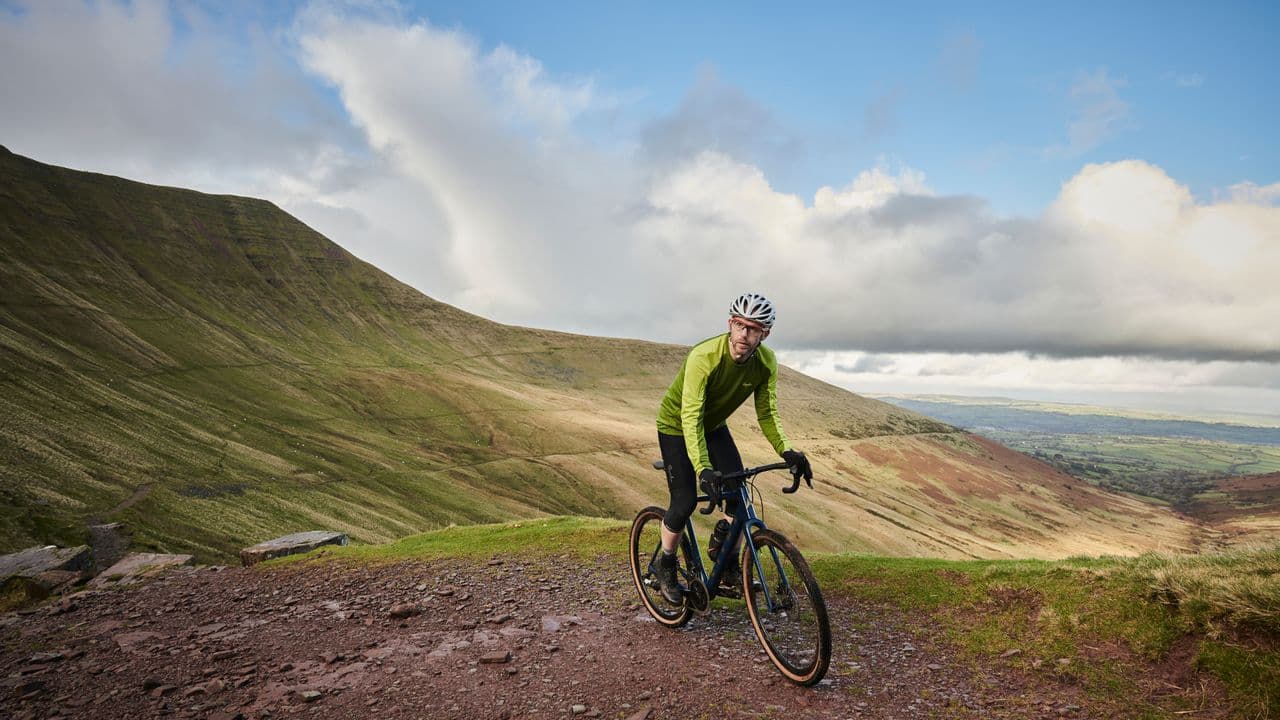 Gravelbikes im Vergleich: Abseits der ausgetretenen Pfade fahren, ohne viel Geld auszugeben