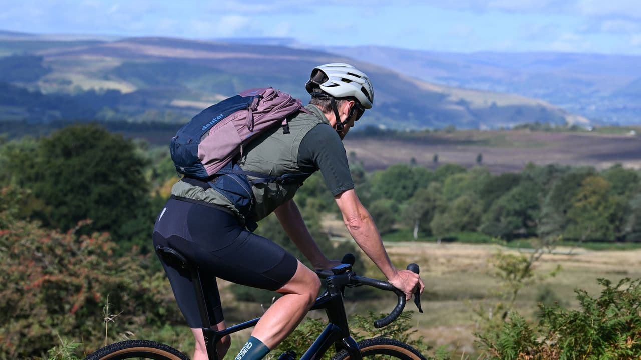 Deuter Compact 14+3 Rucksack im Test: Gut verarbeitet, bequem und praktisch auf und abseits des Velos